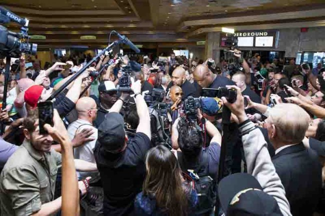Mayweather inundated by fans